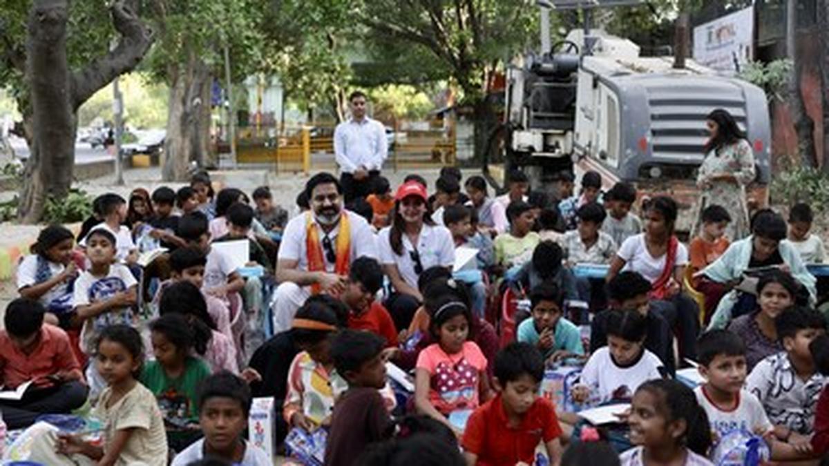 Food_distribution_drive_Zappfresh