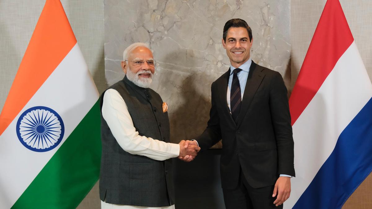Netherlands_India_51293