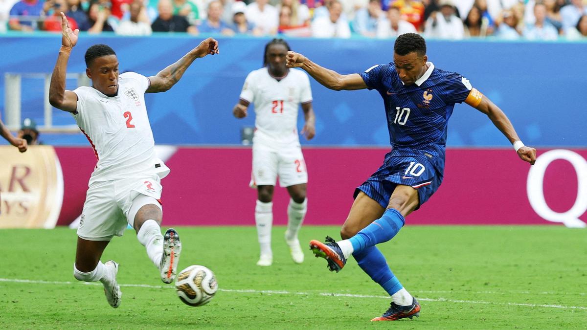 2026-07-18T223705Z_202850252_RC2MGMAONIWT_RTRMADP_3_SOCCER-WORLDCUP-FRA-ENG